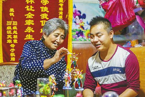 “面塑奶奶”和她的近百万捐款 40年收徒5000人免费授课