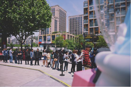热点头条丨韩都衣舍第一个线下店 开在了杭州 但是不卖货_零售_电商报