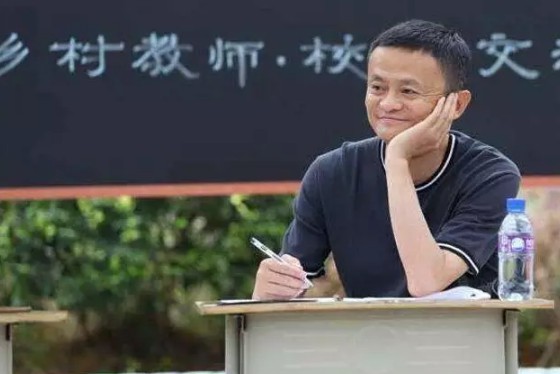 刘强东当村长一年后，村民们都不知说什么了！_零售_电商报