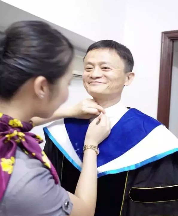 一直觉得马云的口才好,原来张勇也不差!_行业观察_电商报