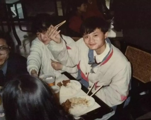 一直觉得马云的口才好,原来张勇也不差!_行业观察_电商报