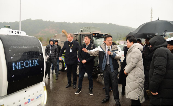 百度Apollo全场景车型上演自动驾驶及车路协同年末大秀