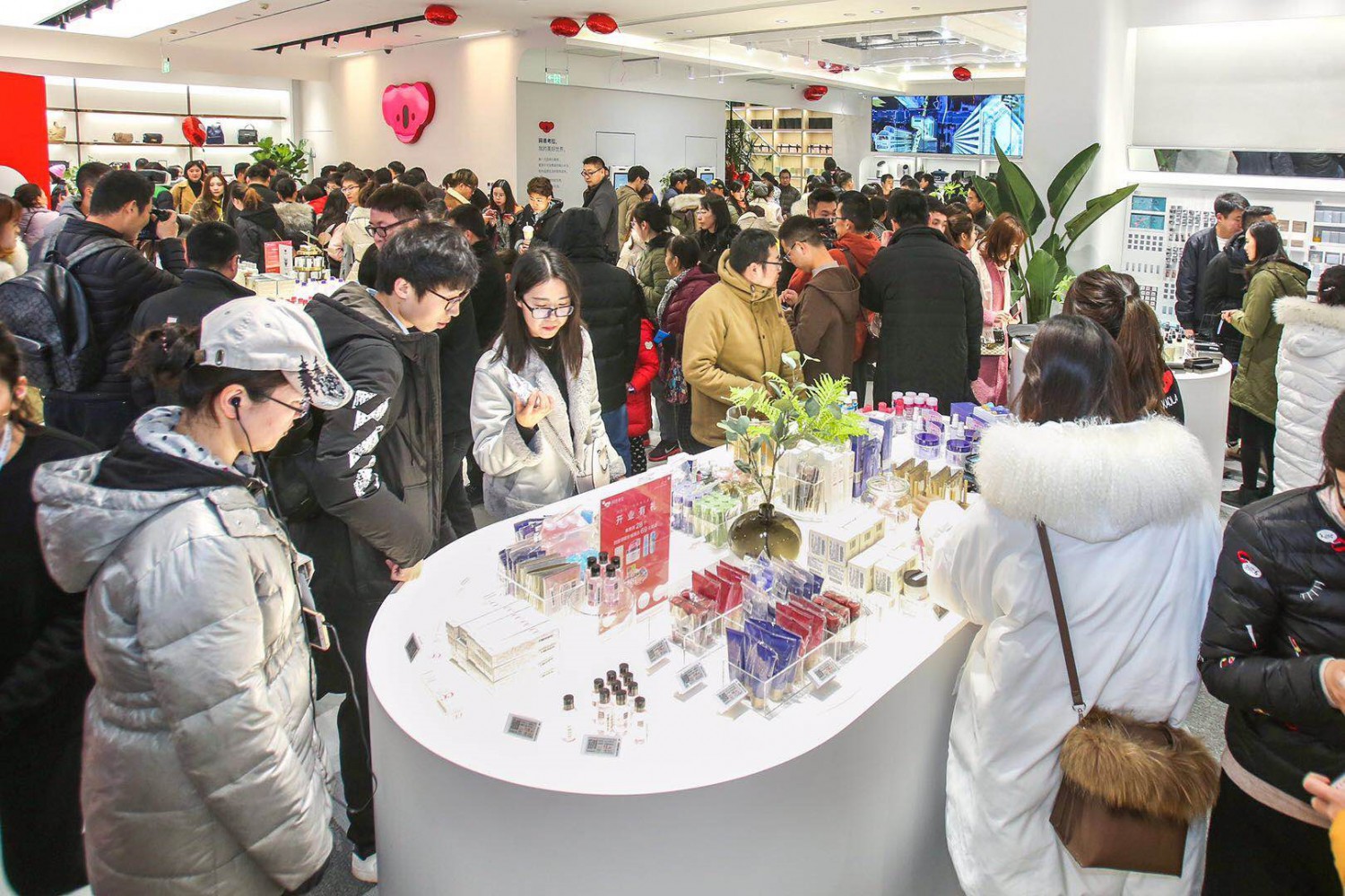 网易考拉首家旗舰店开业 年内将开15家线下店_行业观察_电商报
