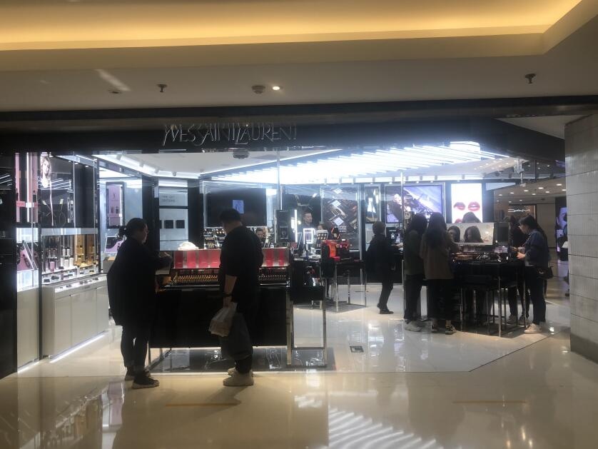 化妆品巨头纷纷发财报 行业强劲复苏全靠中国买家?0