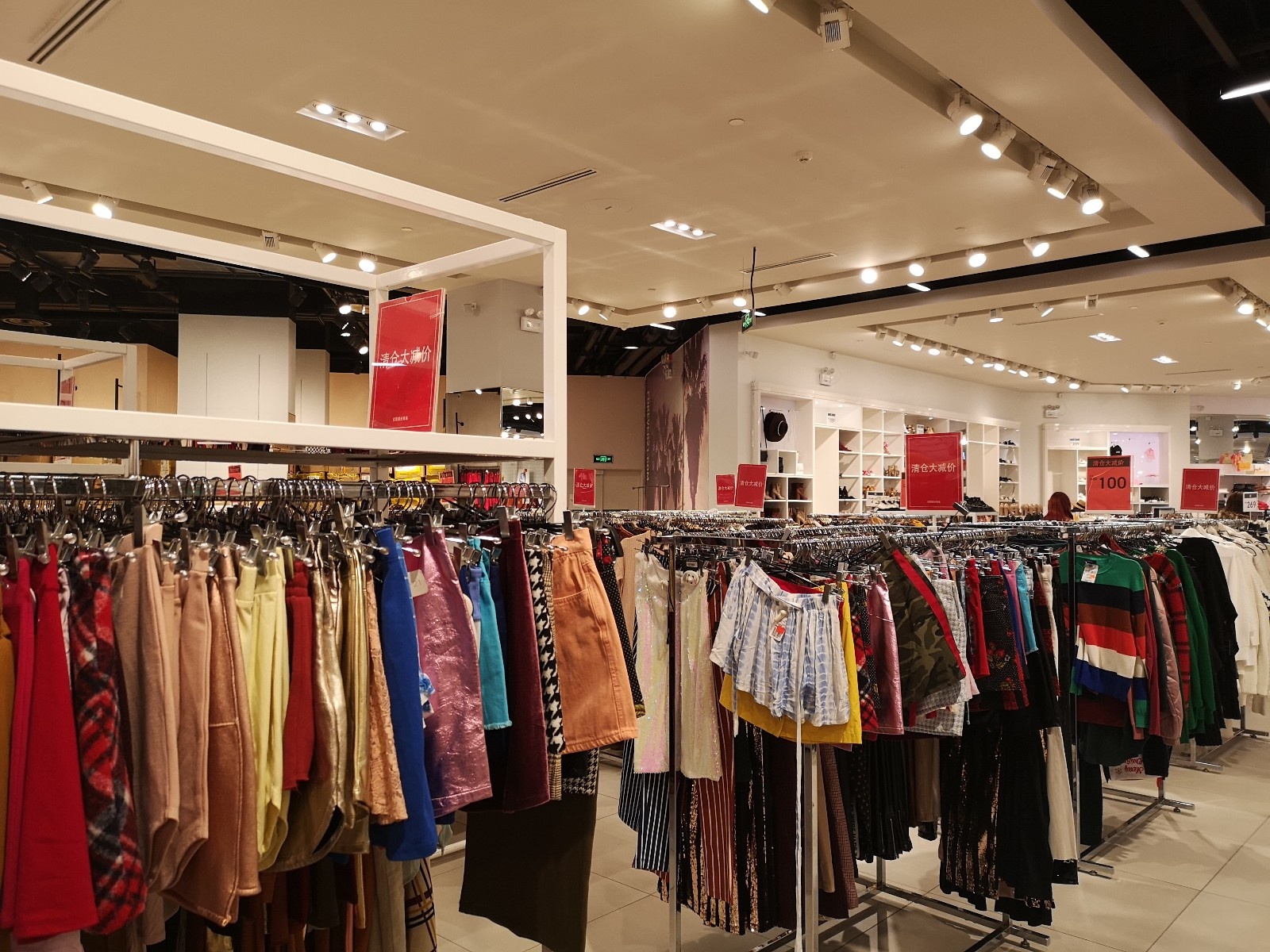 快时尚神话不再 频频关店路在何方3