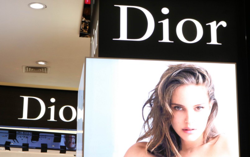 Dior首开中国线上精品店 奢侈品牌加速走向线上_零售_电商报
