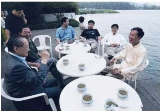 为了留下月薪500的前台,马云给了她0.2%的阿里股份!_行业观察_电商报