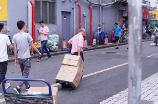 华强北转型美妆市场进行时：曾是男人的自留地，如今变为女人的乐园！_行业观察_电商报