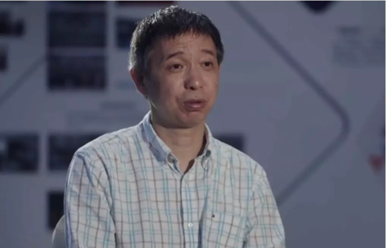 当年那个让他落泪的决定，现在最少值几万亿！_行业观察_电商报
