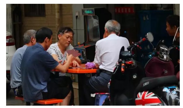你10亿！我20亿！春节大战爆发的背后，大佬不止想给你“送钱”_行业观察_电商报