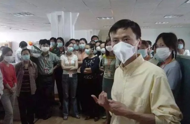 疫情之下，李佳琦为什么更火了？_行业观察_电商报