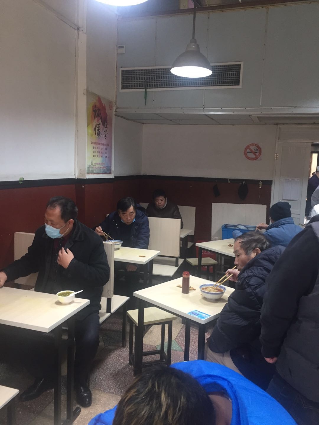 防疫期间 上海雁荡路网红名店“味香斋”却“搞聚集”-中国商网