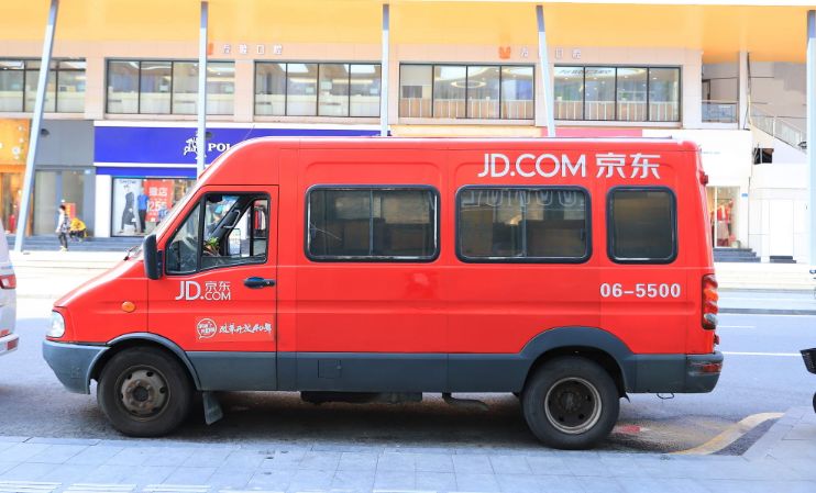 首破2万亿大关后，刘强东扔出王炸！_行业观察_电商报