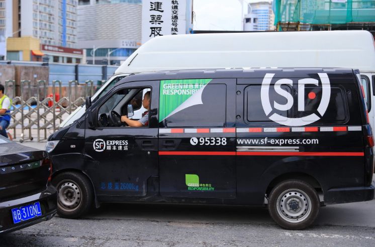 首破2万亿大关后，刘强东扔出王炸！_行业观察_电商报