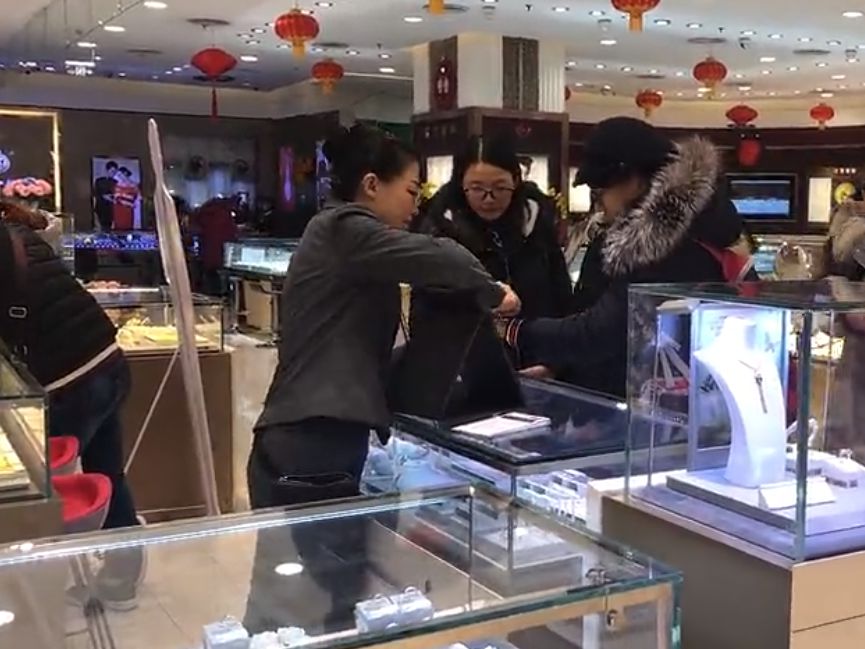 117年的老商场也直播卖货了：活下来，再谈创造纪录！_行业观察_电商报