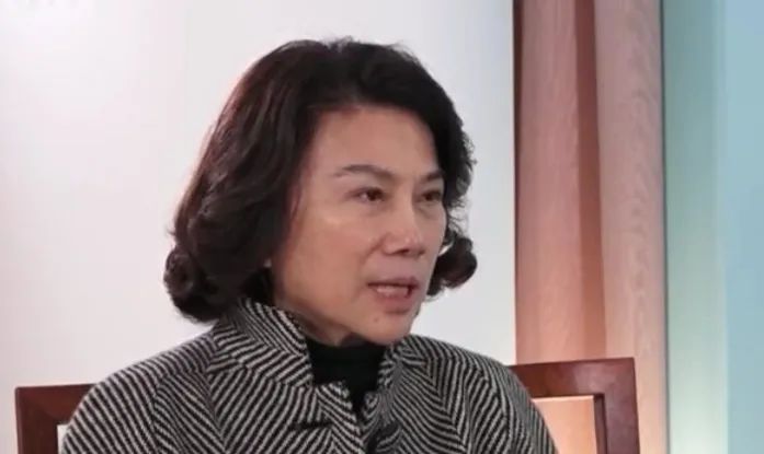 董明珠快手“封王”：从不犯错的铁娘子开始突破_人物_电商报