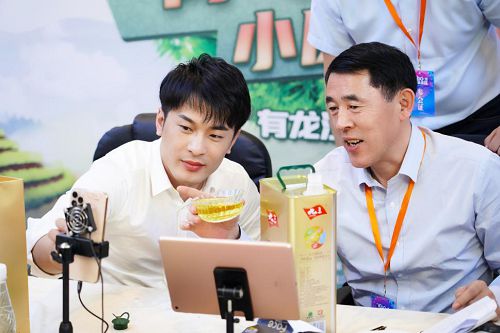 让龙江好物走出黑土地 辛有志辛巴被聘为“黑龙江省农产品推广大使”_行业观察_电商报