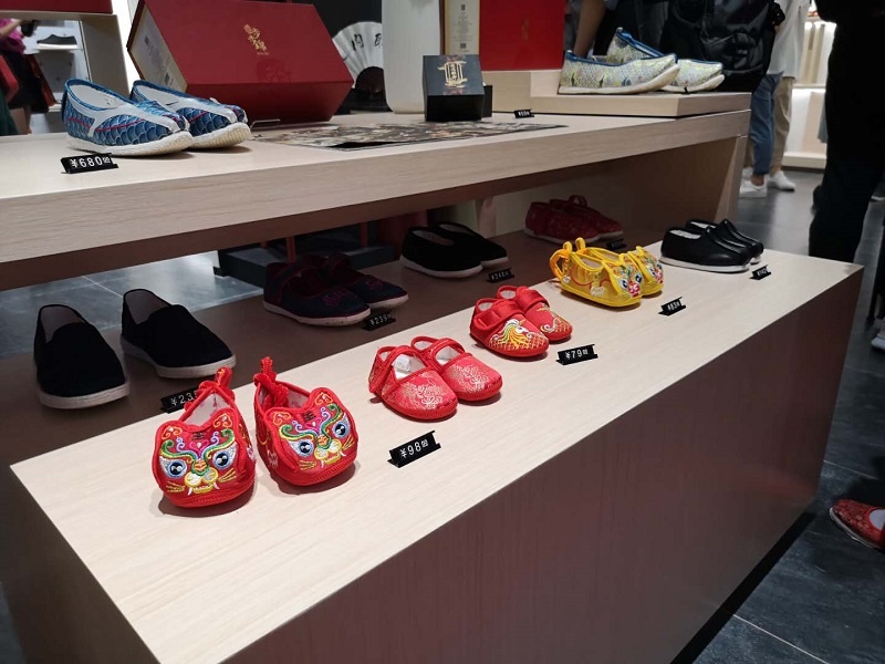 内联升开进购物中心 传统老字号相中了线下新兴商圈-中国商网